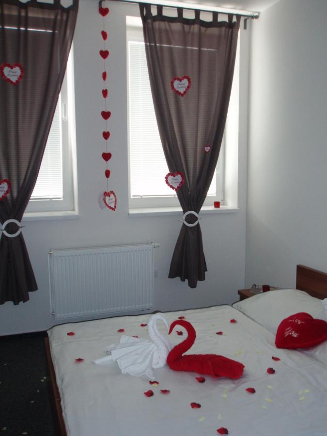 Salur Bed & Breakfast Nove Zamky Ngoại thất bức ảnh